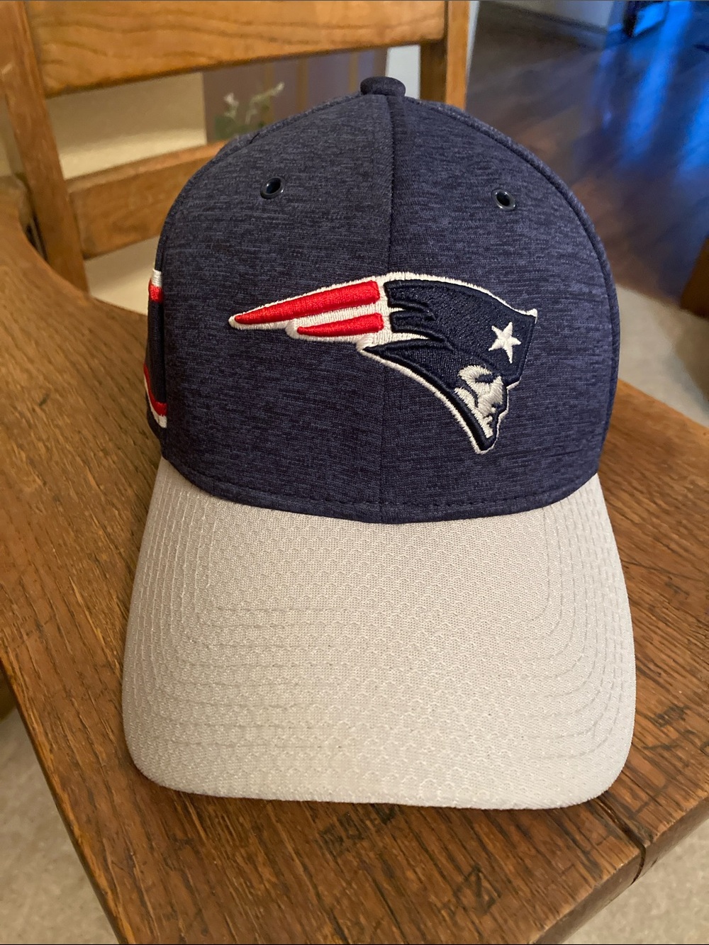 NEW ERA 39THIRTY New England Patriots Fitted Hat/Cap Like New!